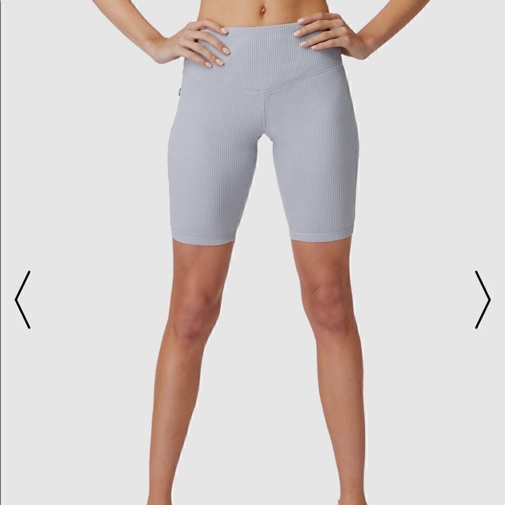 4/$25 sale NWOT l'urv Soft Shadows Bike Short Size xs‎